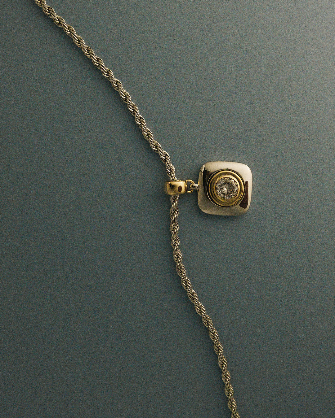 The Luna Bezel Pendant Necklace-Gold