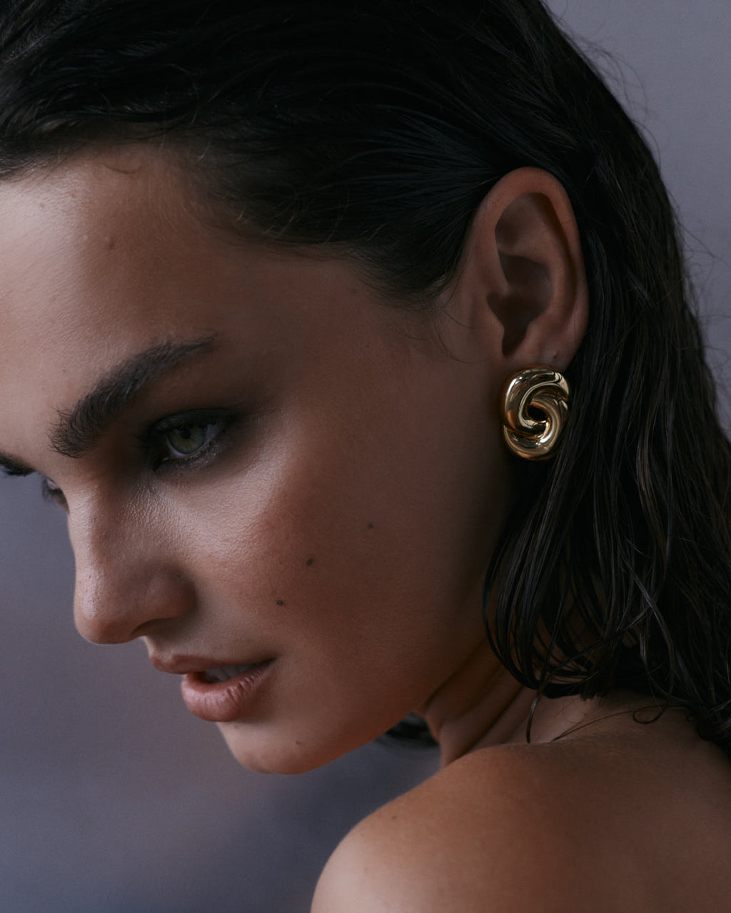 The Solstice Knot Studs-Gold